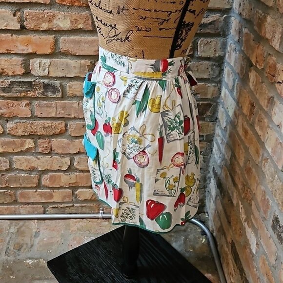 Vintage Vegetable themed apron - Picture 3 of 8